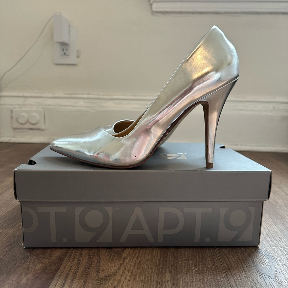 Silver Pointed Toe Heels - Apt. 9